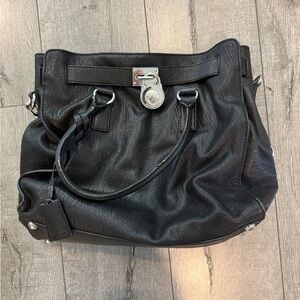 MICHAEL Michael Kors Black Shoulder Bag with Pebbled Leather